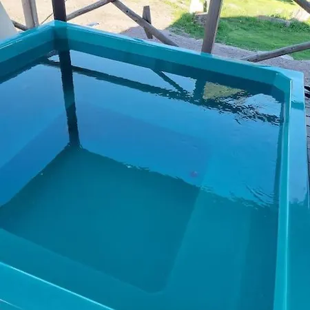 Dağ evi Tiny House With Sauna And Hot Tub Close To Archipelago