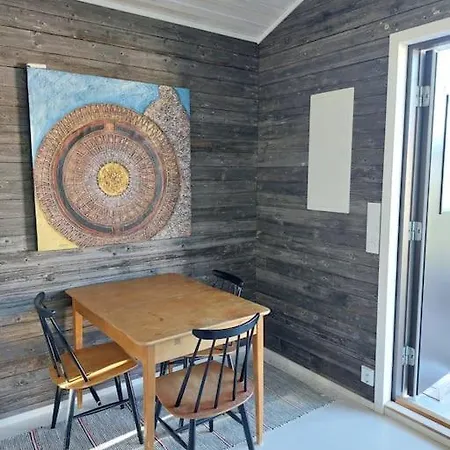 Tiny House With Sauna And Hot Tub Close To Archipelago Dağ evi *