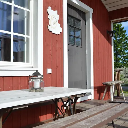 Alpesi faház Tiny House With Private Sauna & Hot Tub Near Archipelago Trail