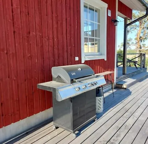 Dağ evi Tiny House With Sauna And Hot Tub Close To Archipelago Taivassalo